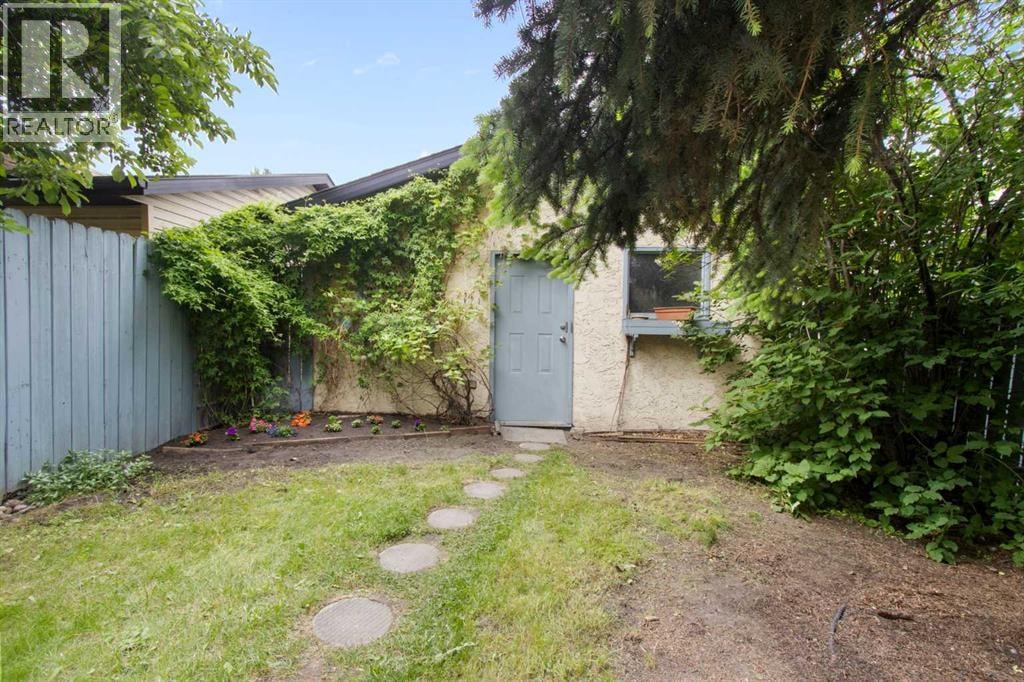 230 11 Avenue NE — photo 45