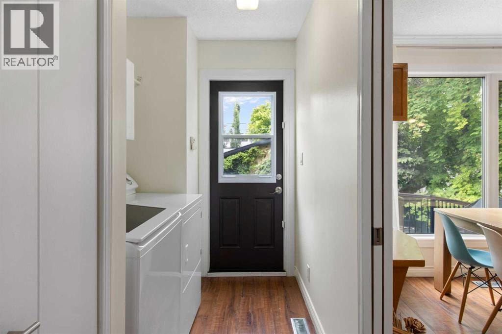 230 11 Avenue NE — photo 23