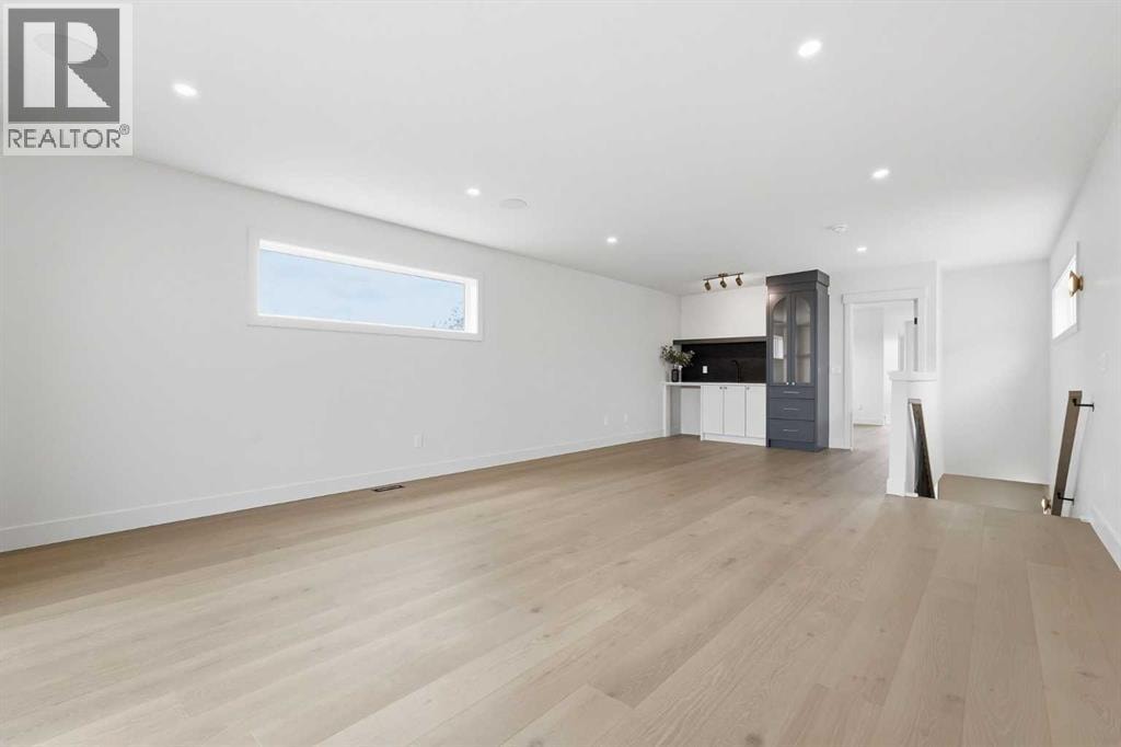 2521 19A Street SW — photo 28