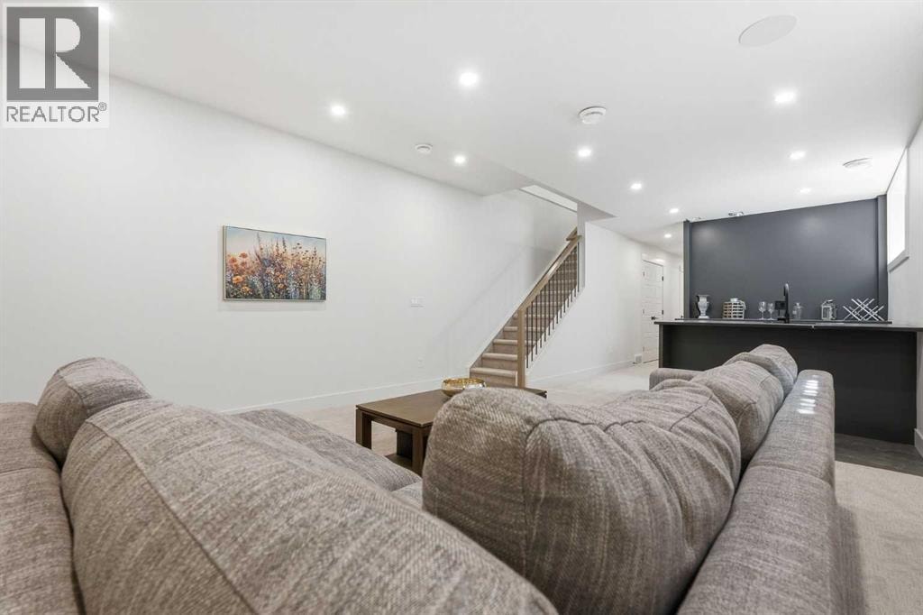 2521 19A Street SW — photo 38