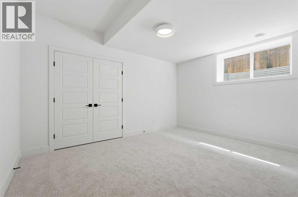 2521 19A Street SW — photo 41