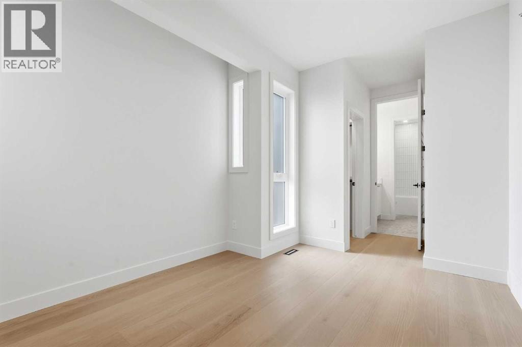 2521 19A Street SW — photo 22