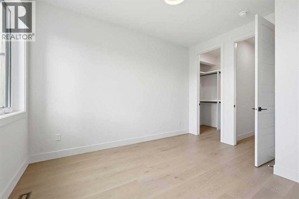 2521 19A Street SW — photo 25