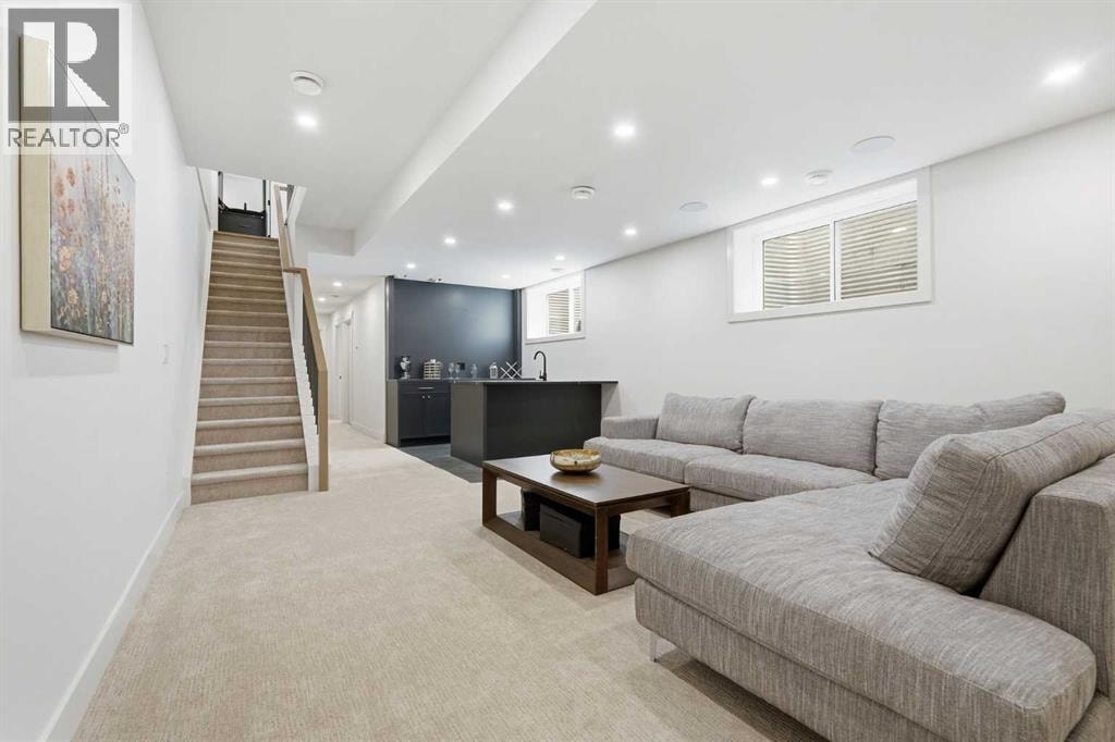 2521 19A Street SW — photo 37