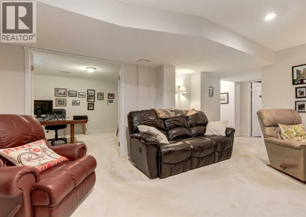 83 Gleneagles Close — photo 33