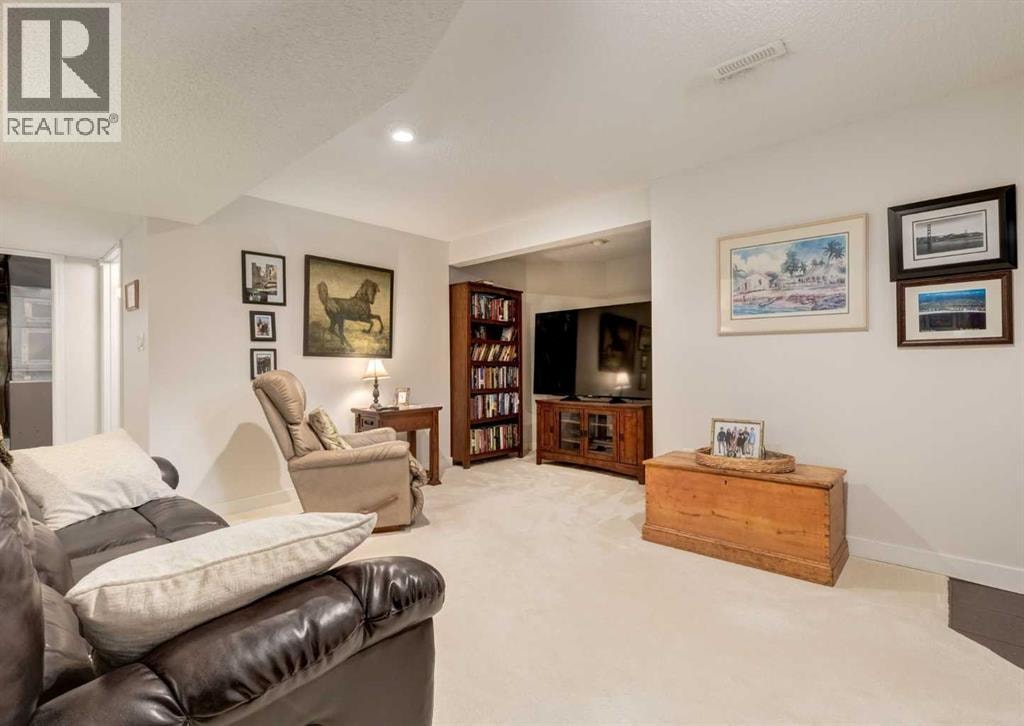 83 Gleneagles Close — photo 32