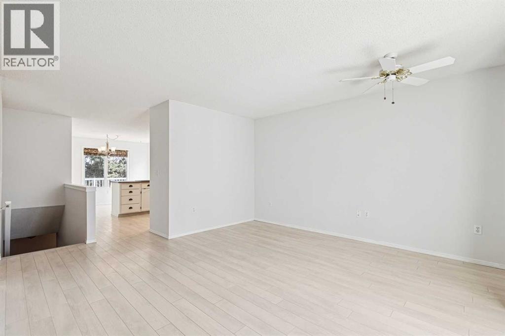 34, 105 Elm Place — photo 3