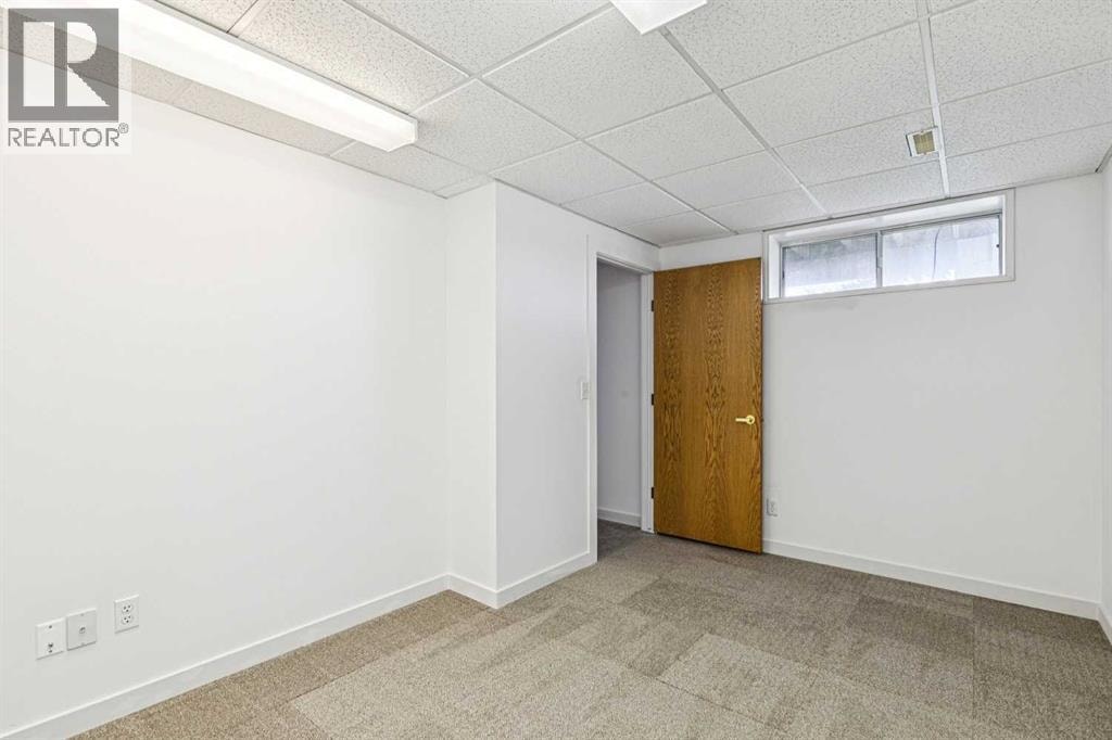 34, 105 Elm Place — photo 33