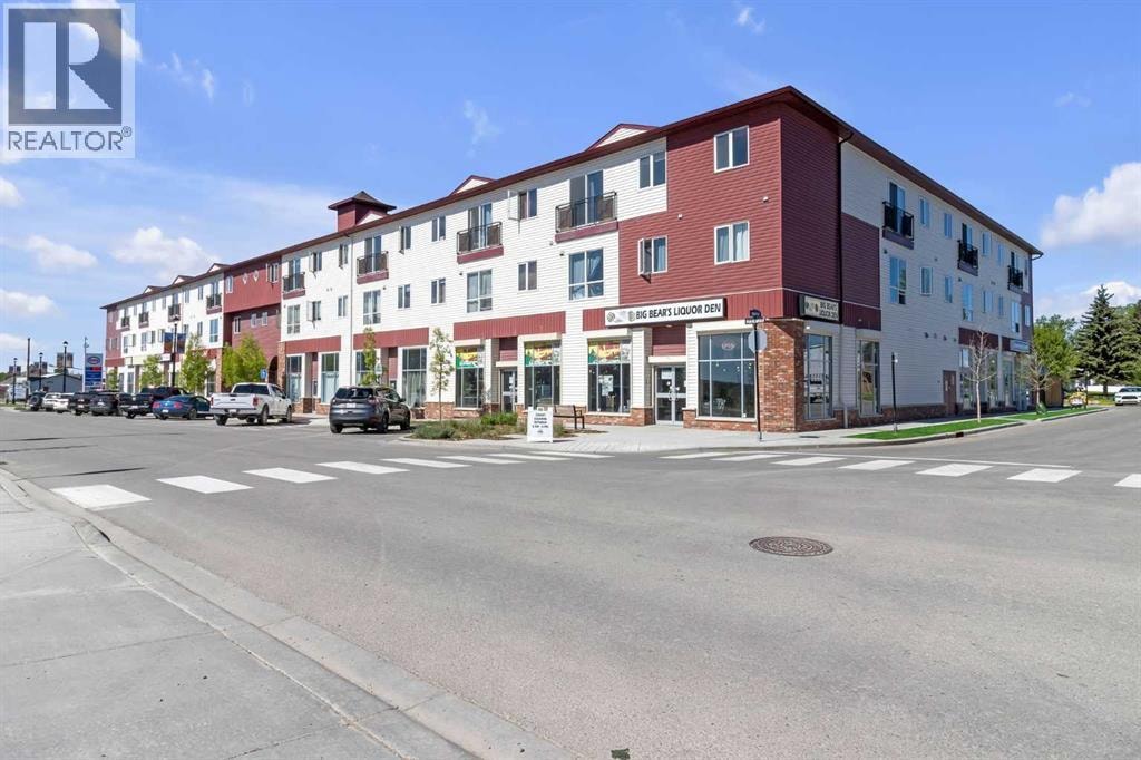 207, 1010 Railway Street — photo 1