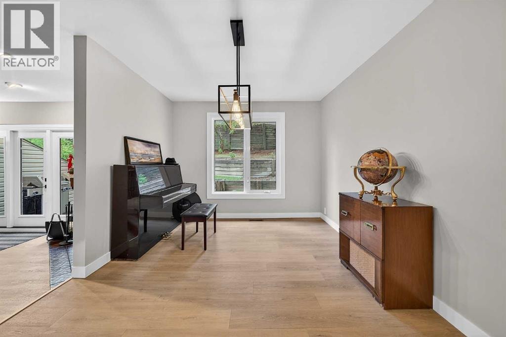 4, 448 Strathcona Drive SW — photo 13