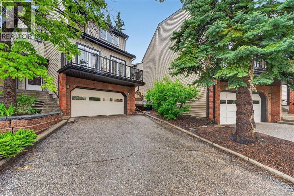 4, 448 Strathcona Drive SW — photo 2
