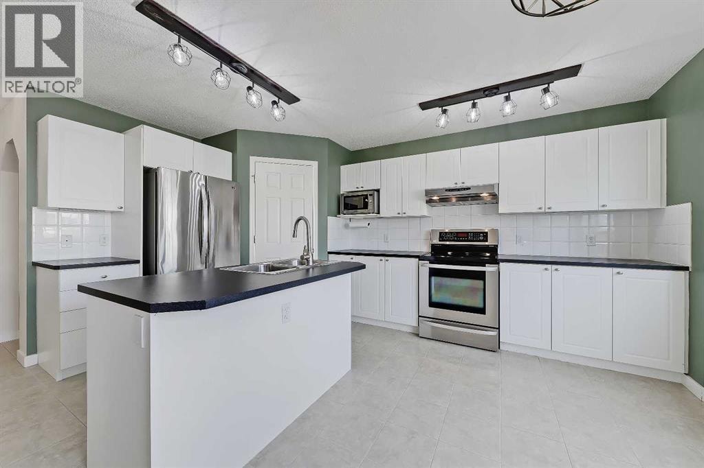 123 Arbour Butte Road NW — photo 2