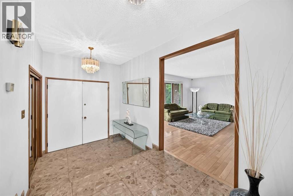 3407 50 Street NW — photo 2