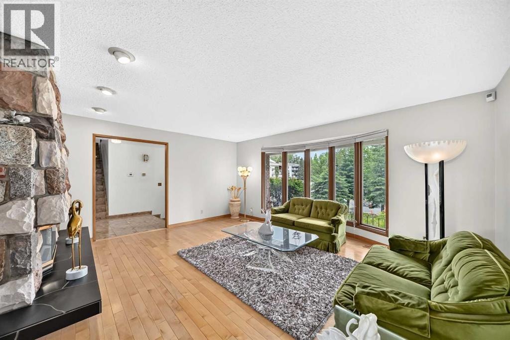 3407 50 Street NW — photo 16