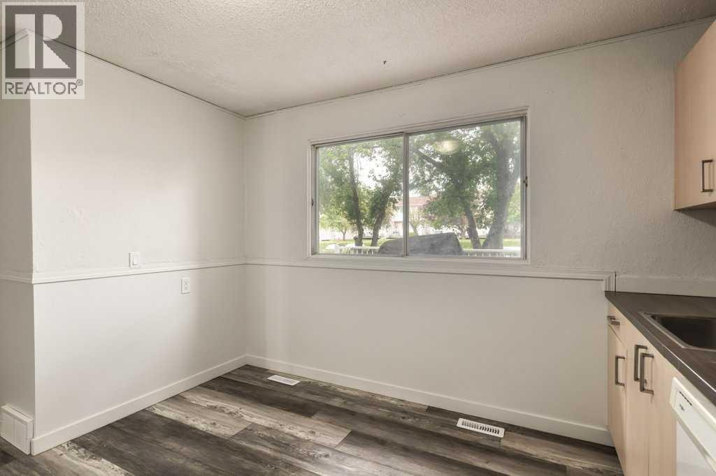 445 40 Street NE — photo 10
