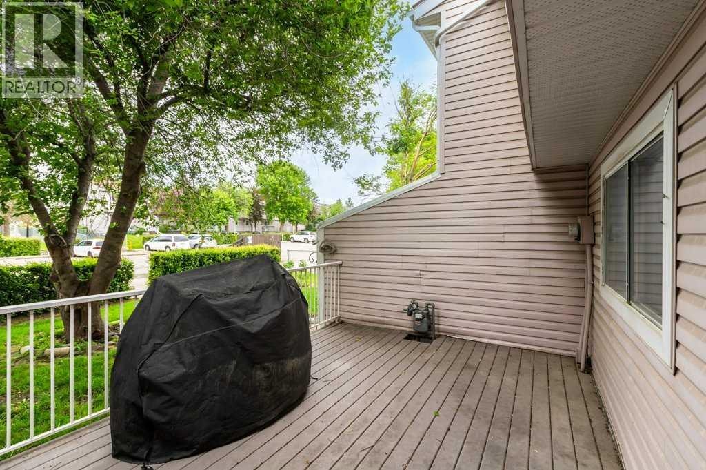 445 40 Street NE — photo 30