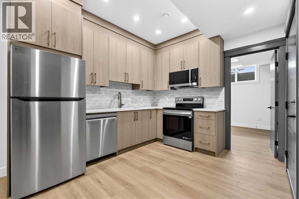 8519 48 Avenue NW — photo 40