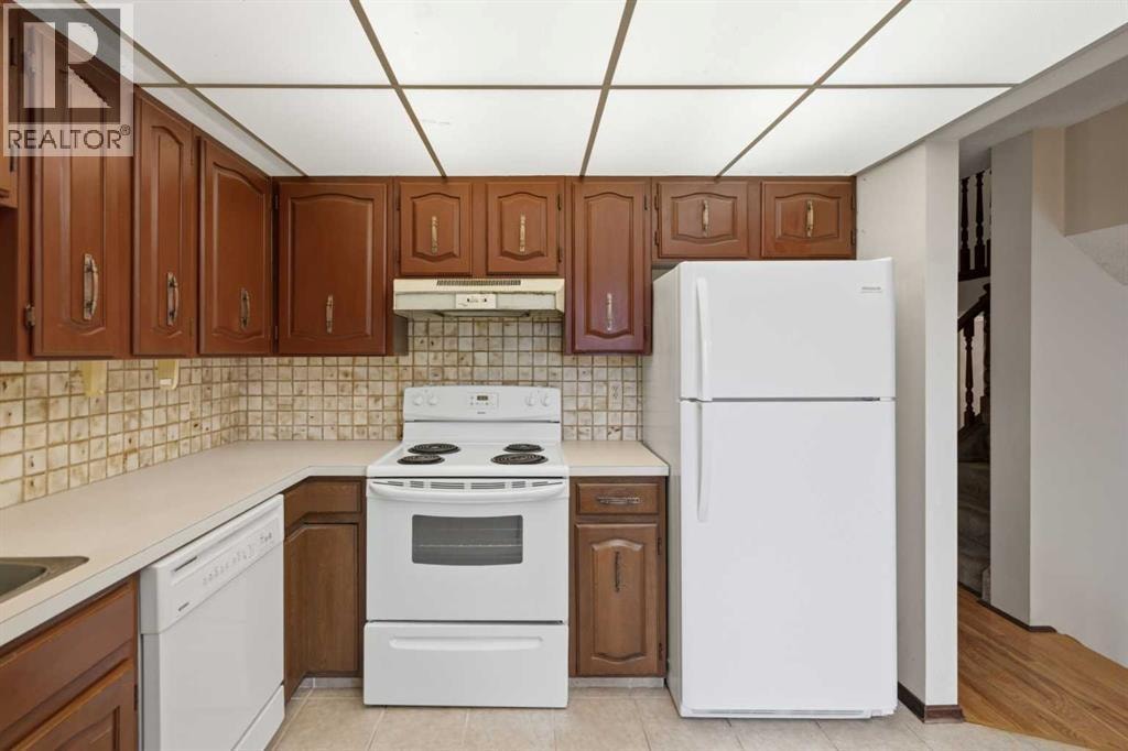 27 Woodgreen Place SW — photo 11