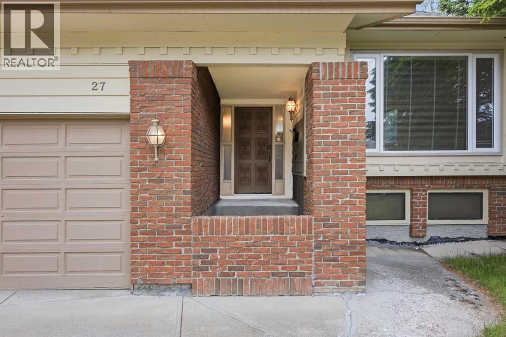 27 Woodgreen Place SW — photo 3