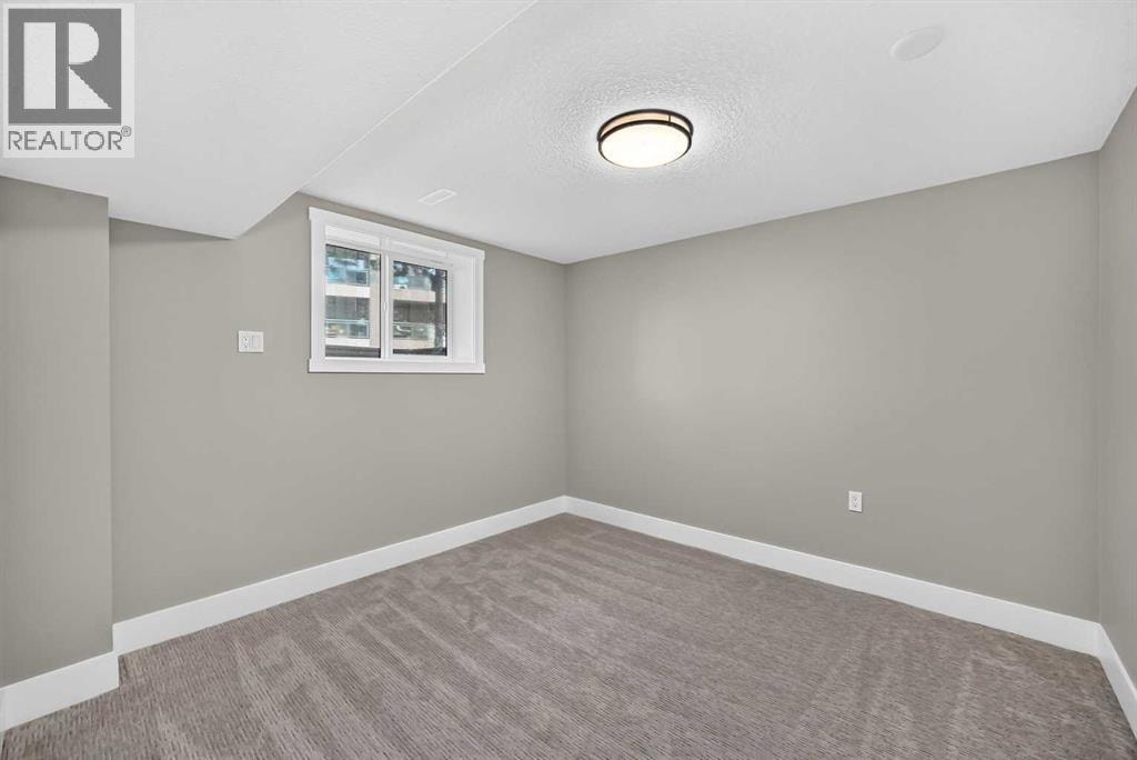 105 40 Avenue SW — photo 37