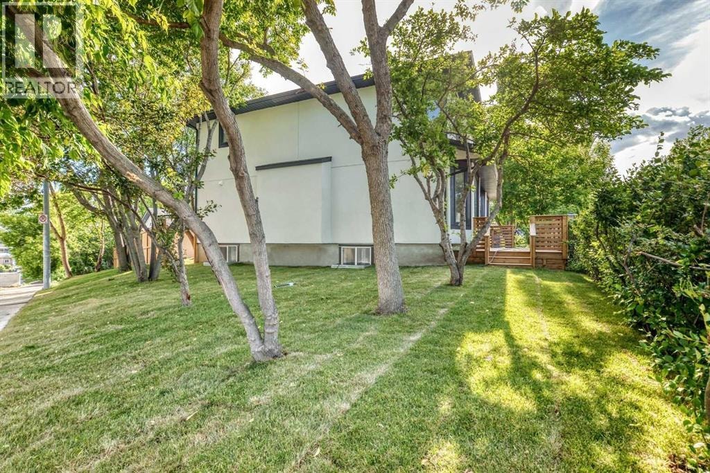 105 40 Avenue SW — photo 45