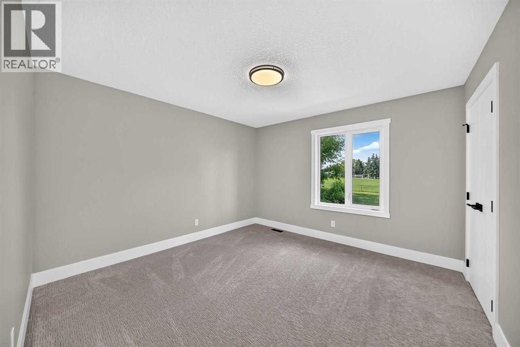 105 40 Avenue SW — photo 32