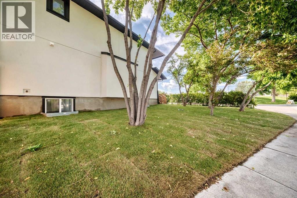 105 40 Avenue SW — photo 46