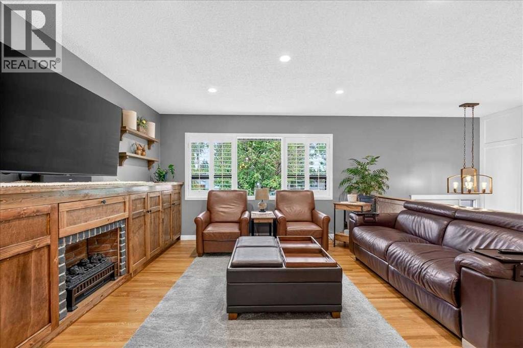 9715 Fairmount Drive SE — photo 4