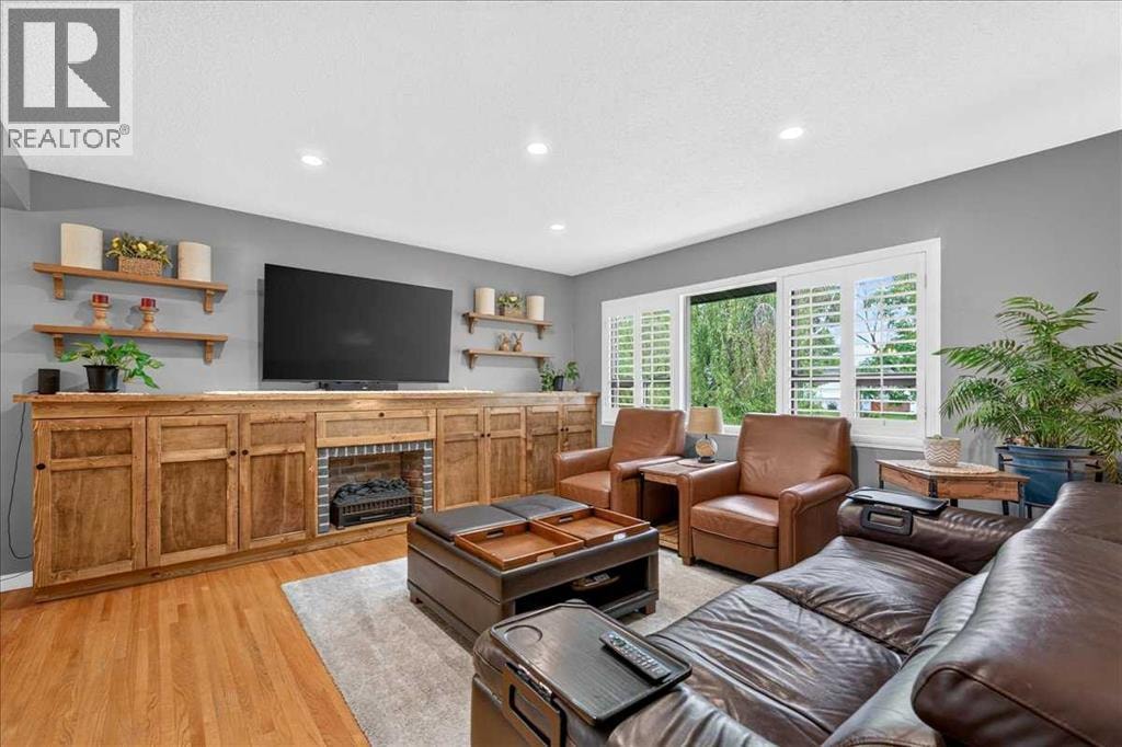 9715 Fairmount Drive SE — photo 3