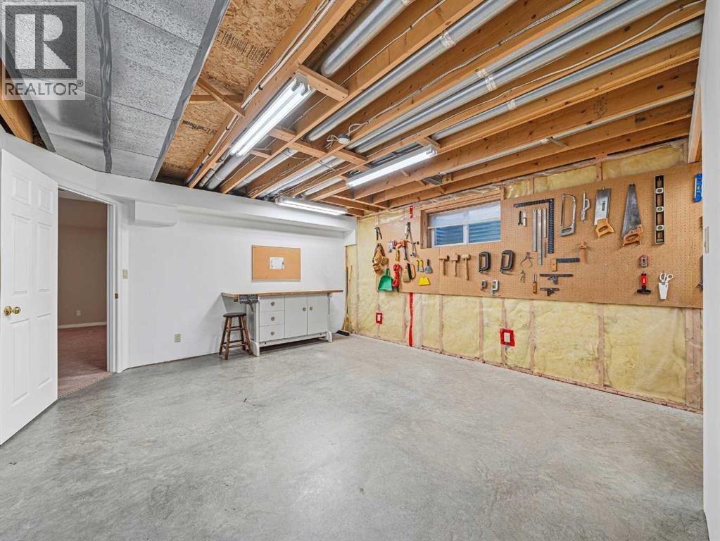 301 Arbour Cliff Close NW — photo 25