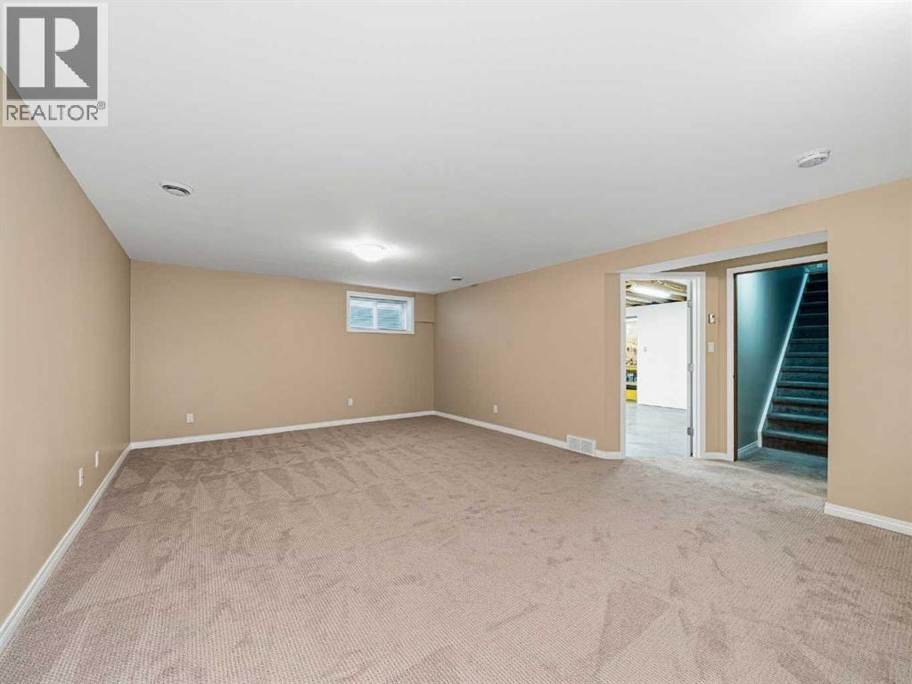 301 Arbour Cliff Close NW — photo 22