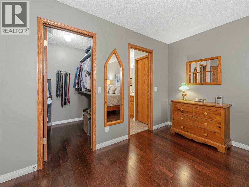 301 Arbour Cliff Close NW — photo 14