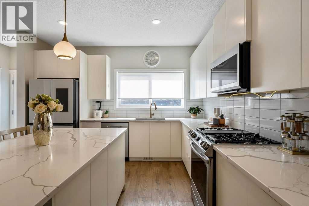 138 Midgrove Greenway SW — photo 9