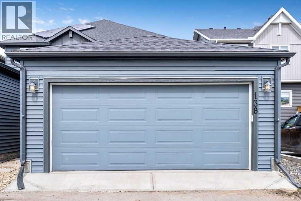 138 Midgrove Greenway SW — photo 32