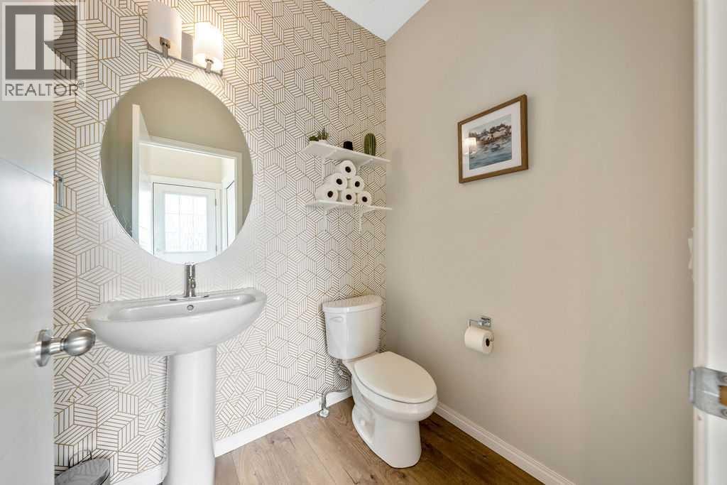 138 Midgrove Greenway SW — photo 12