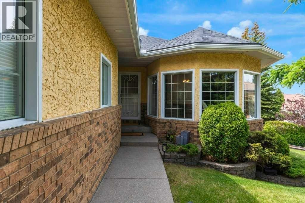 63 Edenstone Way NW — photo 2