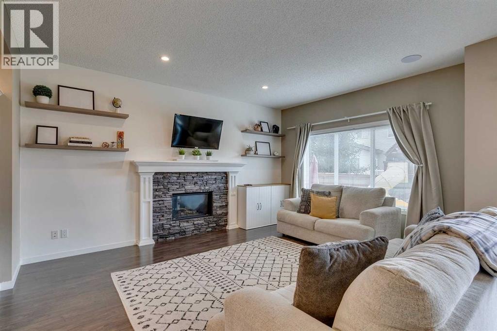 29 Copperpond Parade SE — photo 8