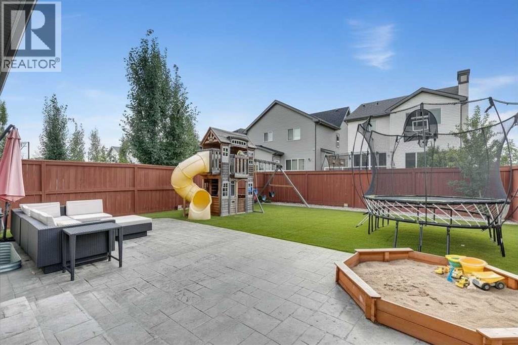 29 Copperpond Parade SE — photo 4
