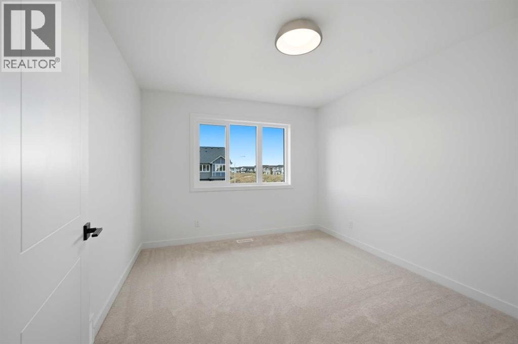 154 Belvedere Crescent SE — photo 40