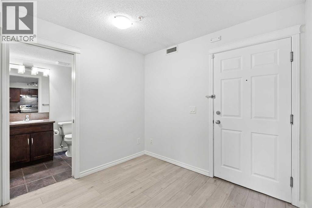 4113, 115 Prestwick Villas SE — photo 4