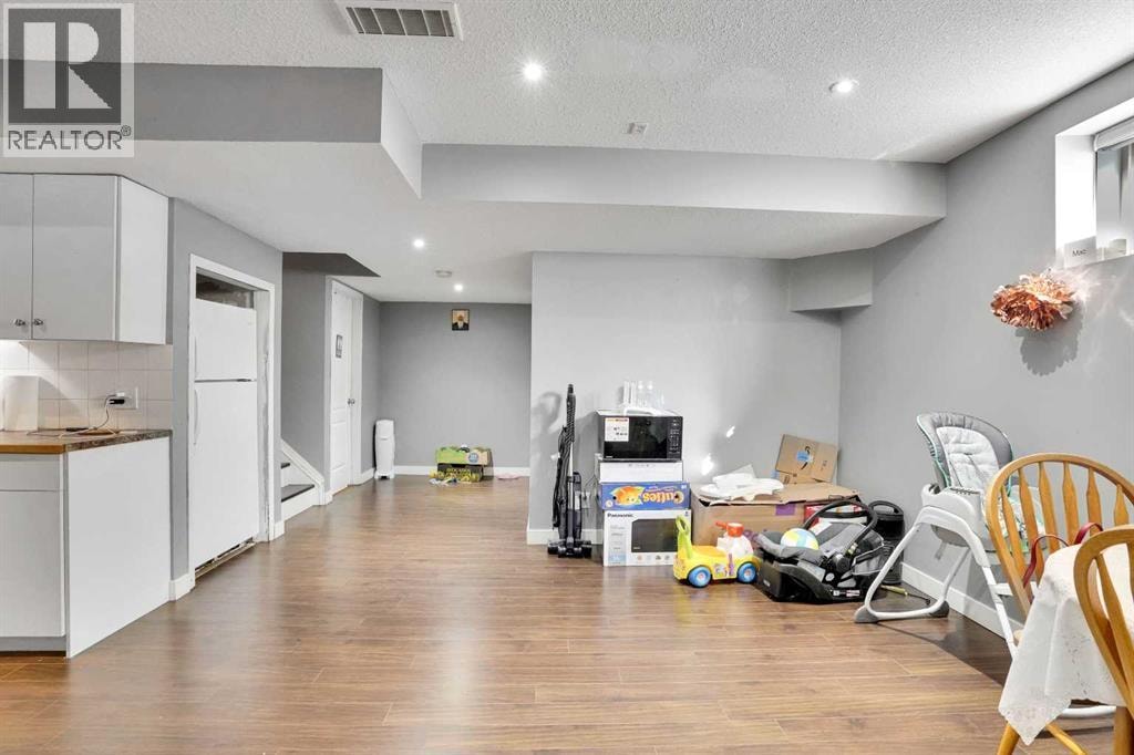 151 Saddlehorn Close NE — photo 42