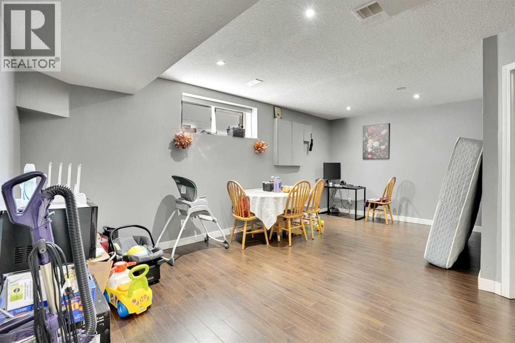 151 Saddlehorn Close NE — photo 39