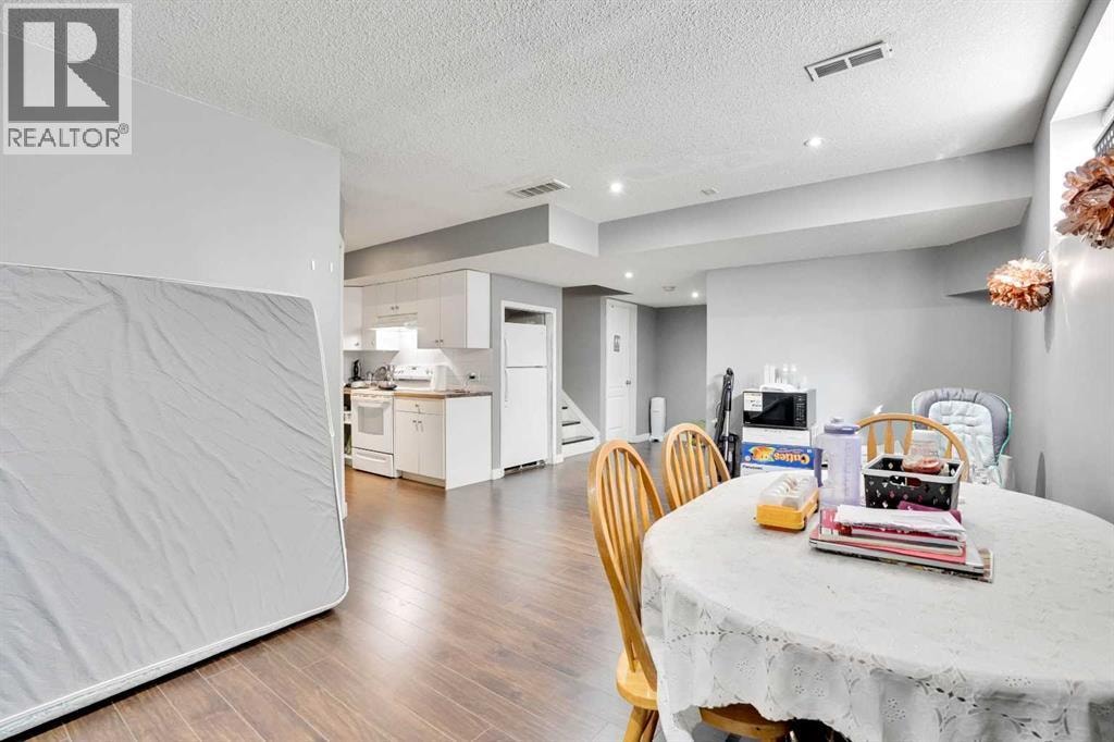 151 Saddlehorn Close NE — photo 40