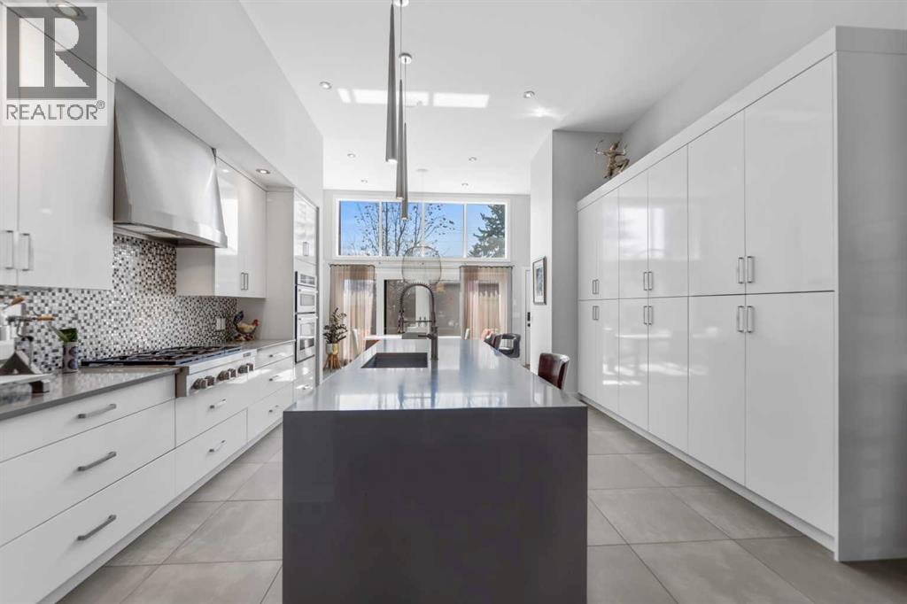 831 22 Avenue NW — photo 8