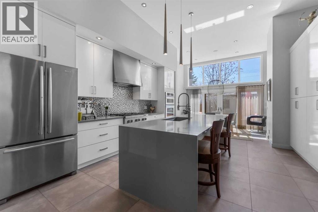 831 22 Avenue NW — photo 5