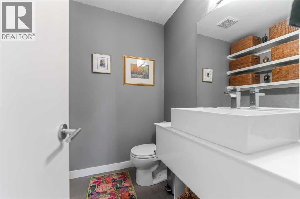 831 22 Avenue NW — photo 28