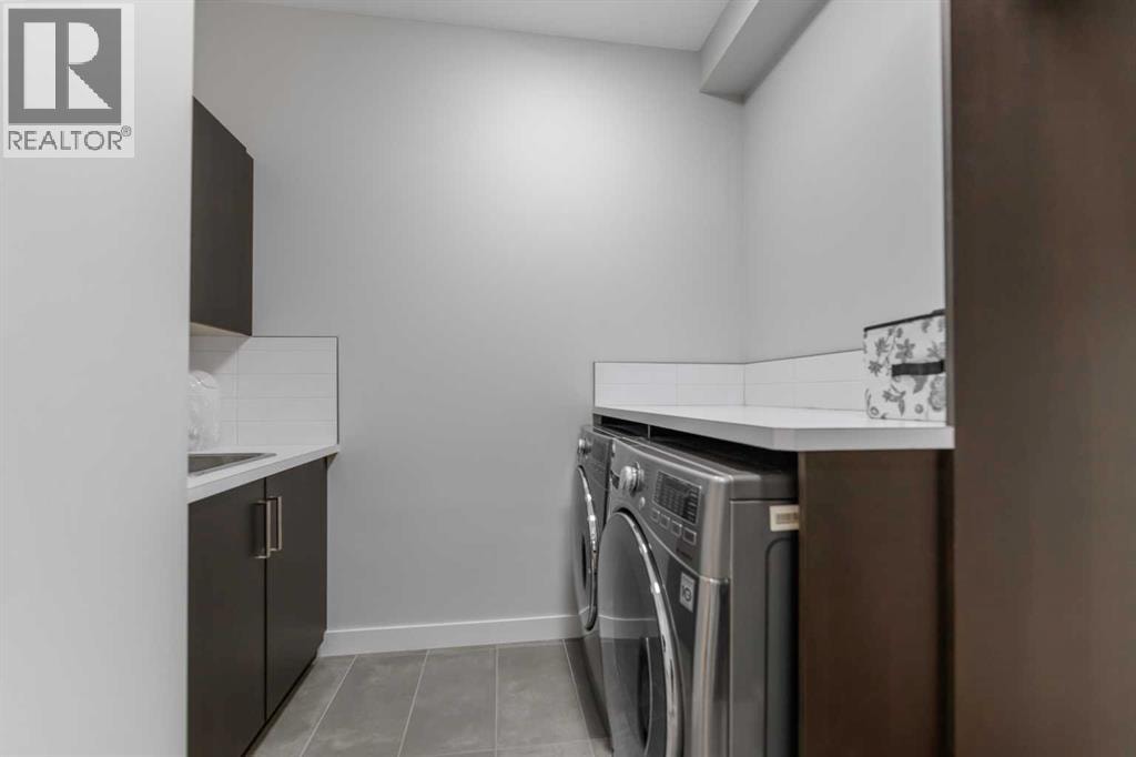 831 22 Avenue NW — photo 35