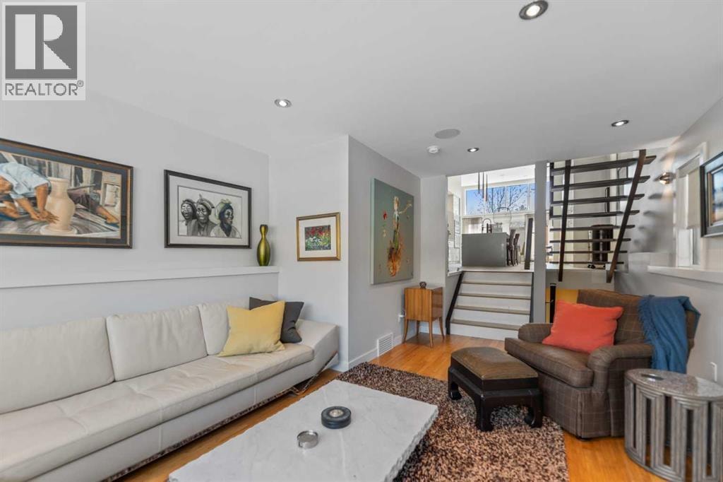 831 22 Avenue NW — photo 32