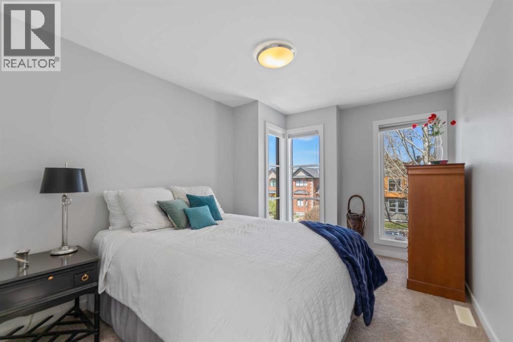 831 22 Avenue NW — photo 30