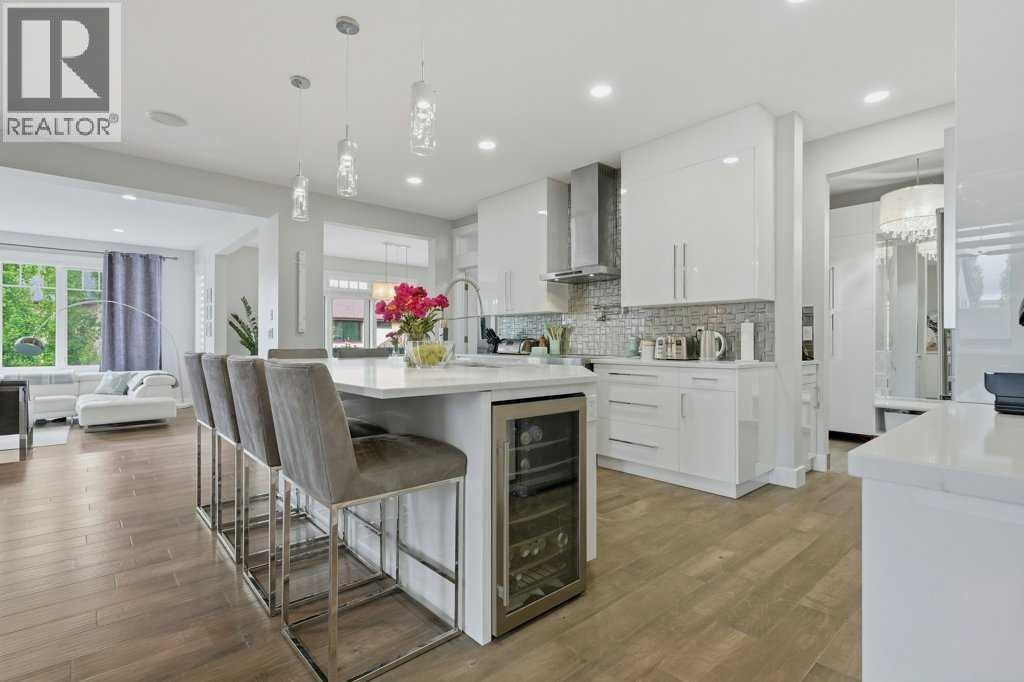 73 Westpark Crescent SW — photo 2